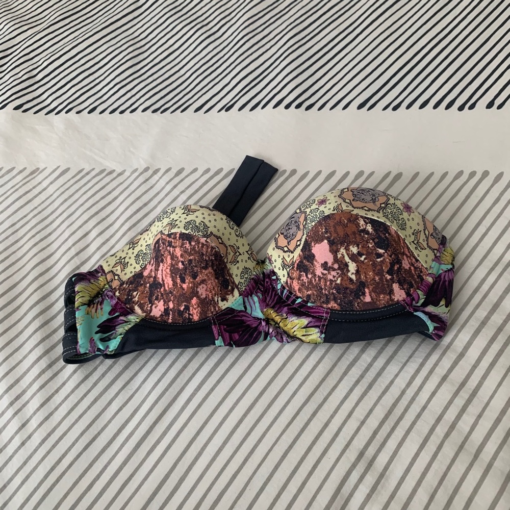 Strapless bikini top